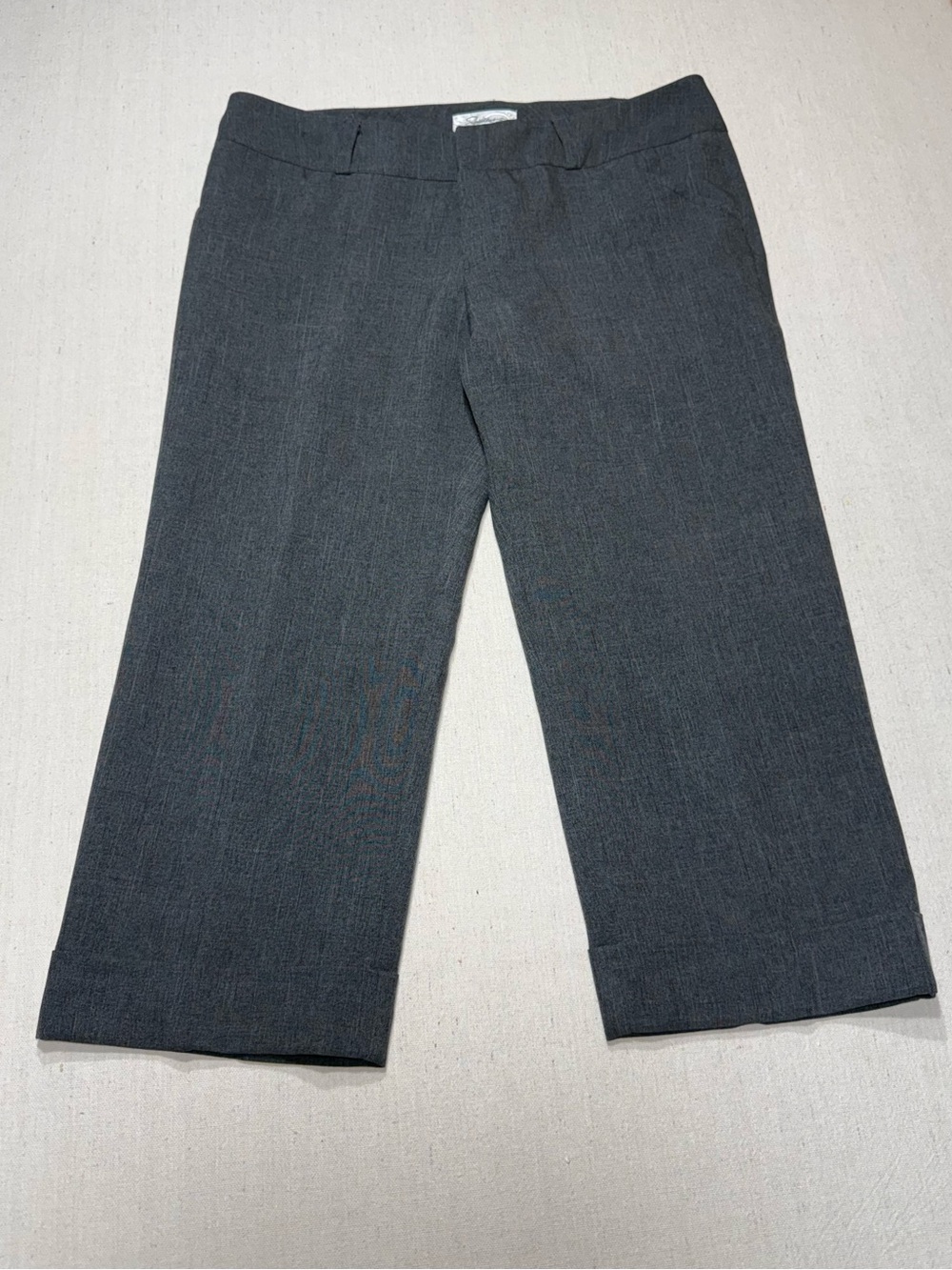 Juniors Classic Gray Cropped Dress Pants by Speechless - Size 5